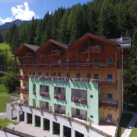 Stella Montis Campitello di Fassa