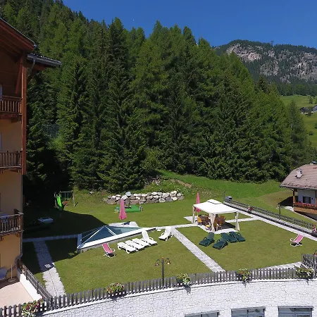 Stella Montis Hotel Campitello di Fassa