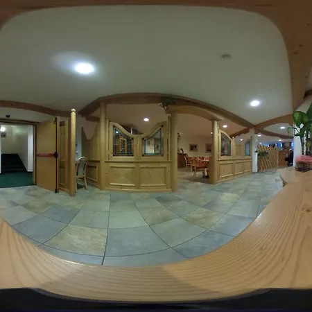 Stella Montis Hotel Campitello di Fassa