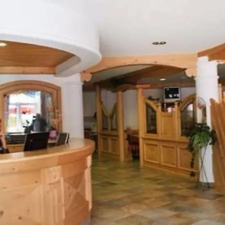 Stella Montis Hotel Campitello di Fassa